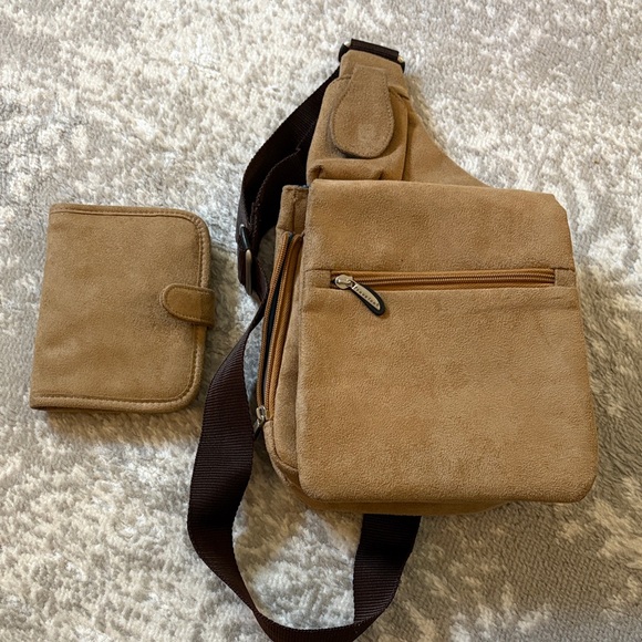 Travelon Crossbody Bag - Picture 1 of 5